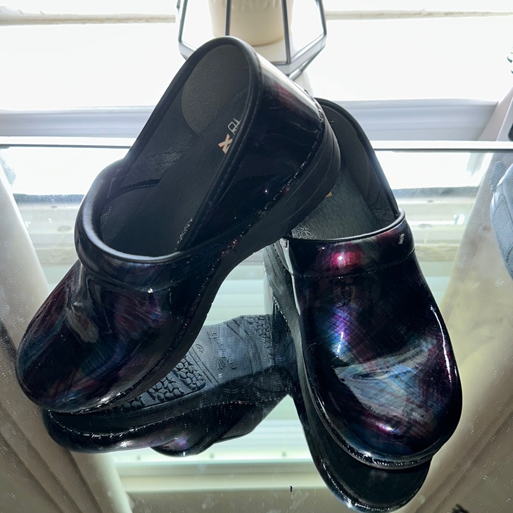 Dansko size 38 only worn twice!!!